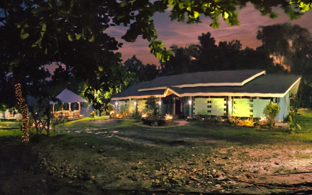 House Of Tamse Laagans ' Inn Badian Extérieur photo