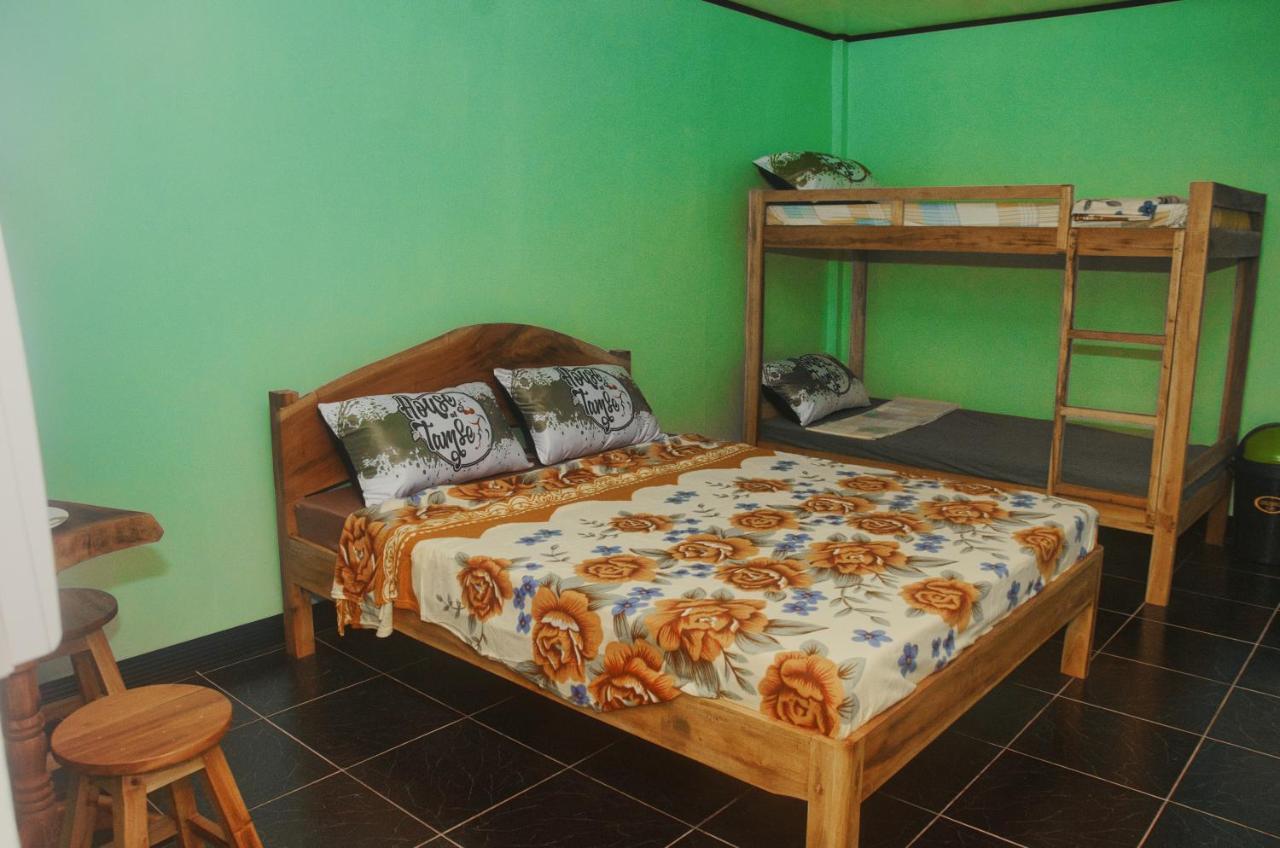 House Of Tamse Laagans ' Inn Badian Extérieur photo