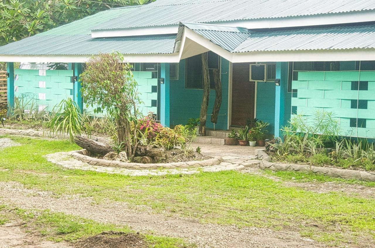 House Of Tamse Laagans ' Inn Badian Extérieur photo